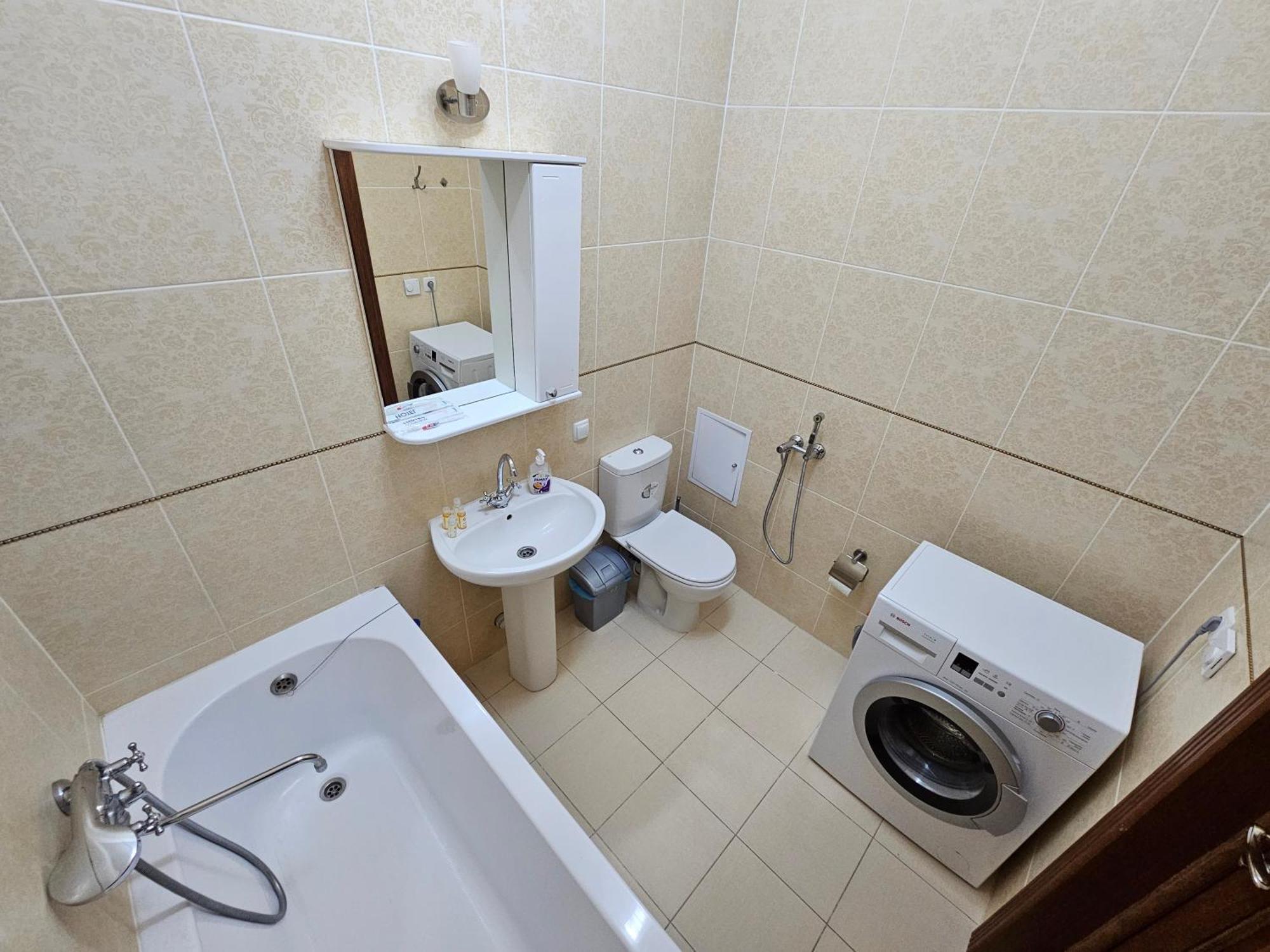 Ernaz Plus Apartments-Expo-Boulevard 130 Astana Buitenkant foto