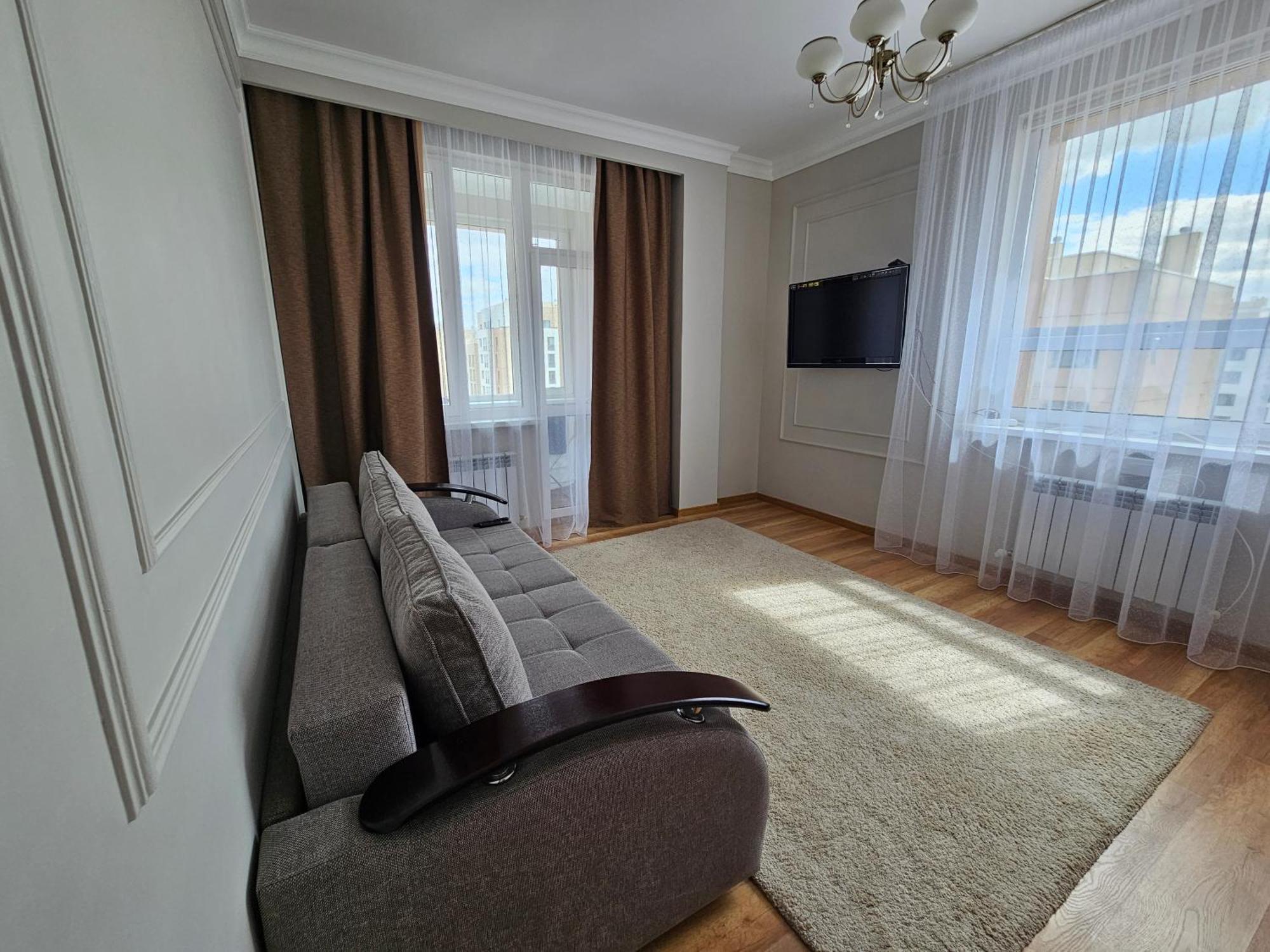 Ernaz Plus Apartments-Expo-Boulevard 130 Astana Buitenkant foto